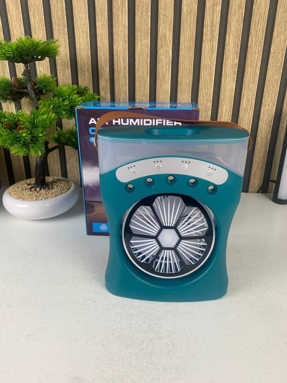 Ventilateur Brumisateur de Bureau Portable USB avec Éclairage - مروحة المكتب الذكية برذاذ الماء والترطيب بـ 3 سرعات - Produits de saison - صورة حقيقية 13