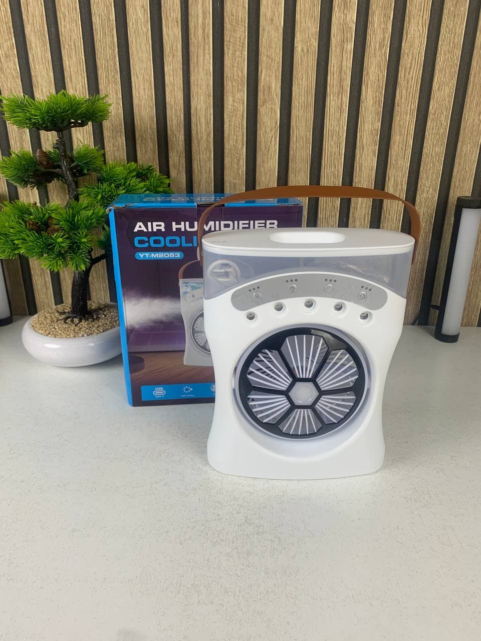 Ventilateur Brumisateur de Bureau Portable USB avec Éclairage - مروحة المكتب الذكية برذاذ الماء والترطيب بـ 3 سرعات - Produits de saison - صورة حقيقية 16
