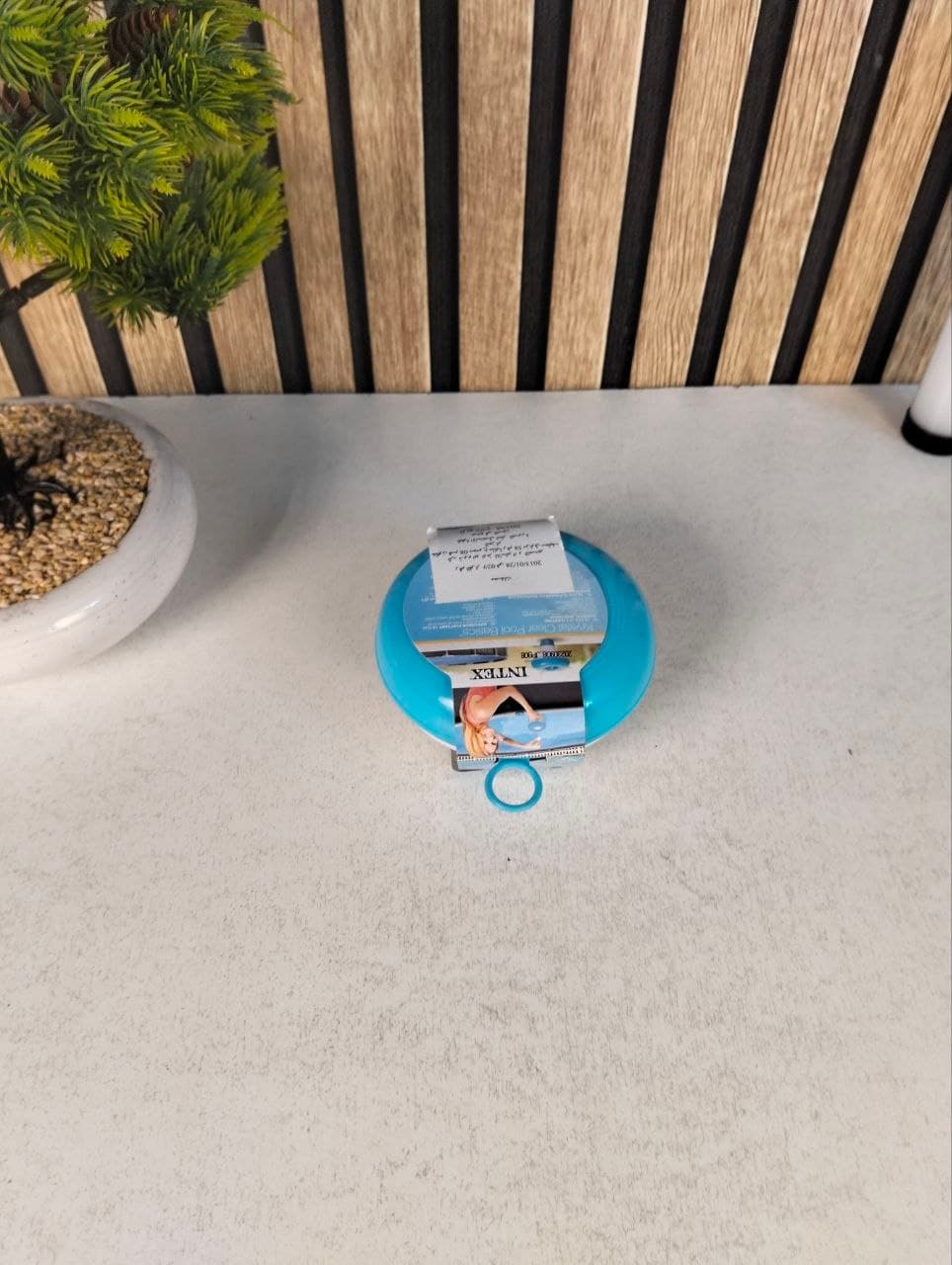 Diffuseur de Chlore Flottant Intex 29040 pour Piscines et Spa - موزع أقراص الكلور العائم للمسابح من إنتكس (5 بوصة) - Vacance & Loisir - صورة حقيقية 7