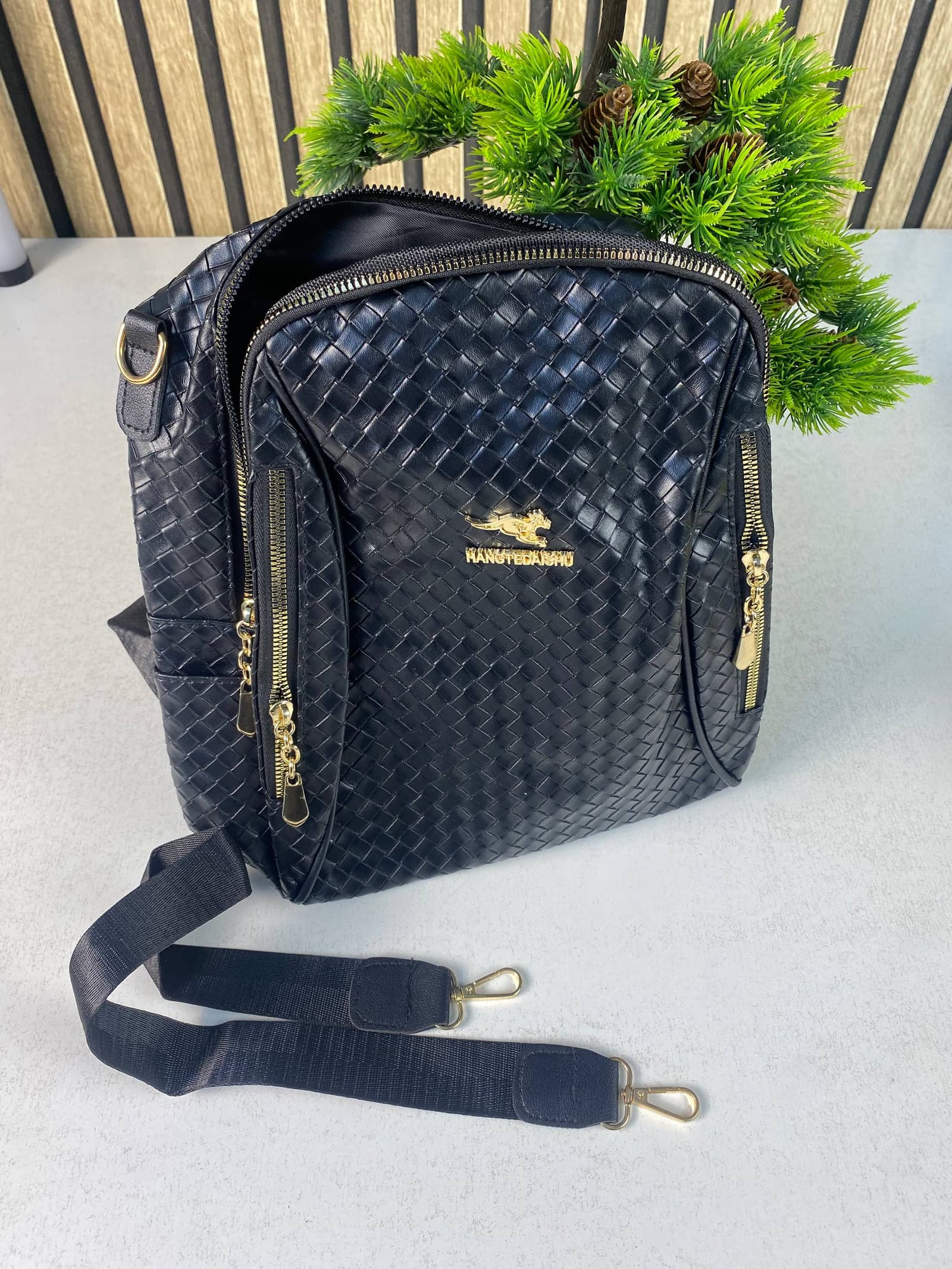 Sac à Dos Femme en Cuir Tressé Élégant avec Ceinture D'Épaule Convertible - حقيبة ظهر جلدية للنساء بتصميم فاخر - Sac à dos et Mode - صورة حقيقية 8