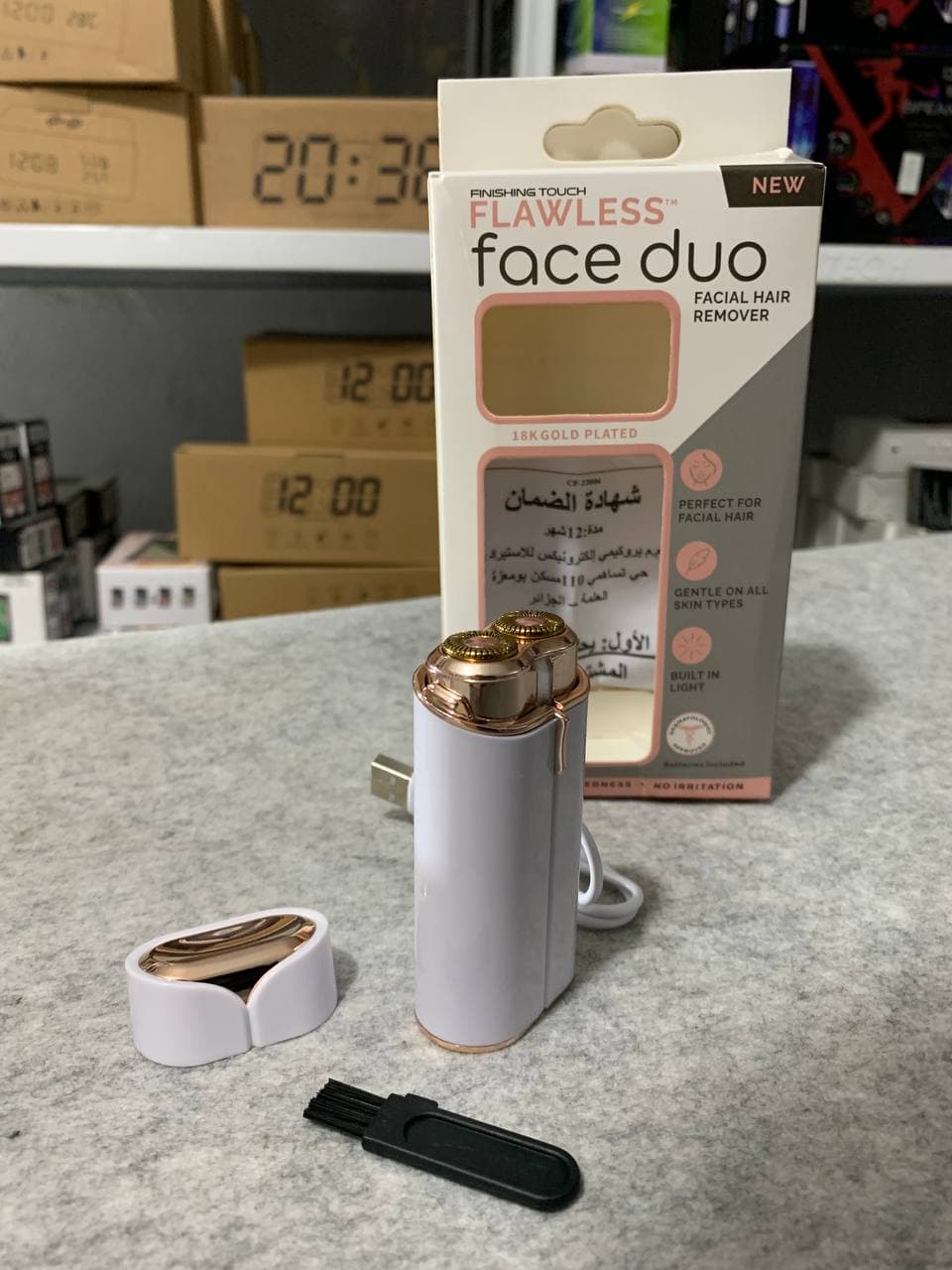 Rasoir électrique indolore avec lumière LED pour épilation instantanée du menton/lèvre supérieure - Soins et Beauté - صورة حقيقية 11