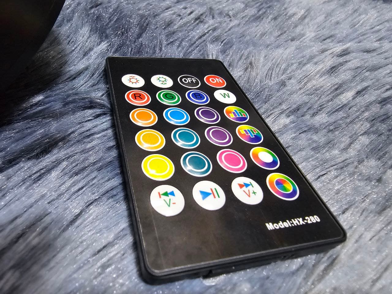 Projecteur de lumière Sonore RGB + W 4 en 1 Avec Bluetooth effet stroboscope - Électronique - صورة حقيقية 9