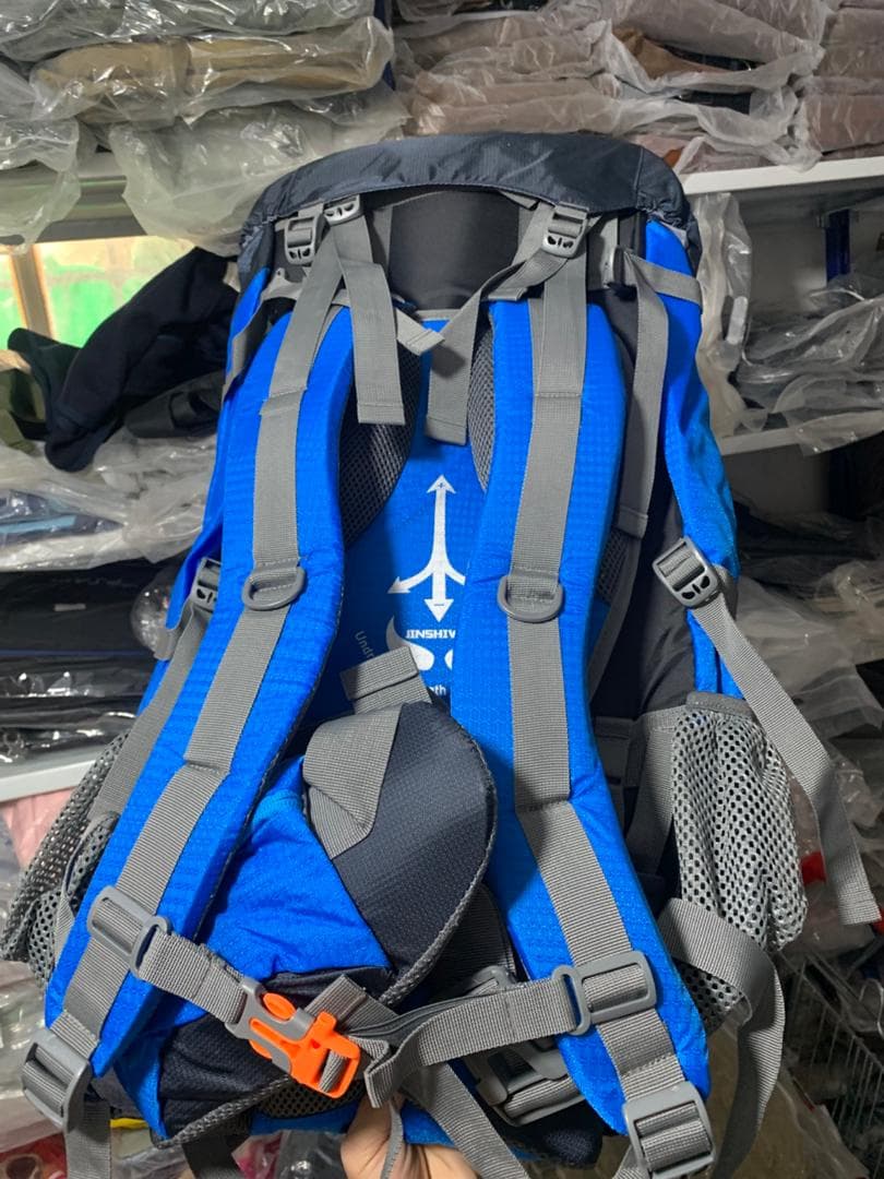 Sac à dos randonnée professionnel 80 L étanche, système de soutien dorsal léger - Camping et Randonnée - صورة حقيقية 10