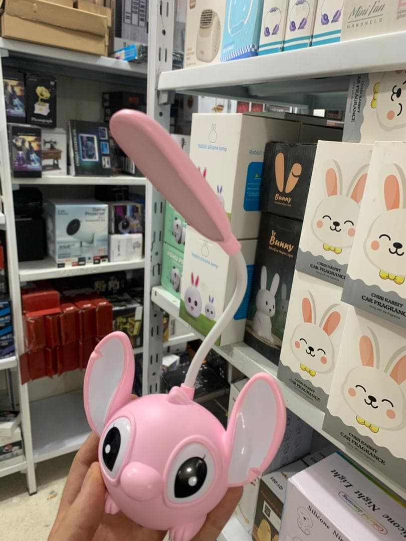 Stitch Lampe de Bureau et Veilleuse Ambiante pour Enfants avec Taille-crayon - Divers - صورة حقيقية 6