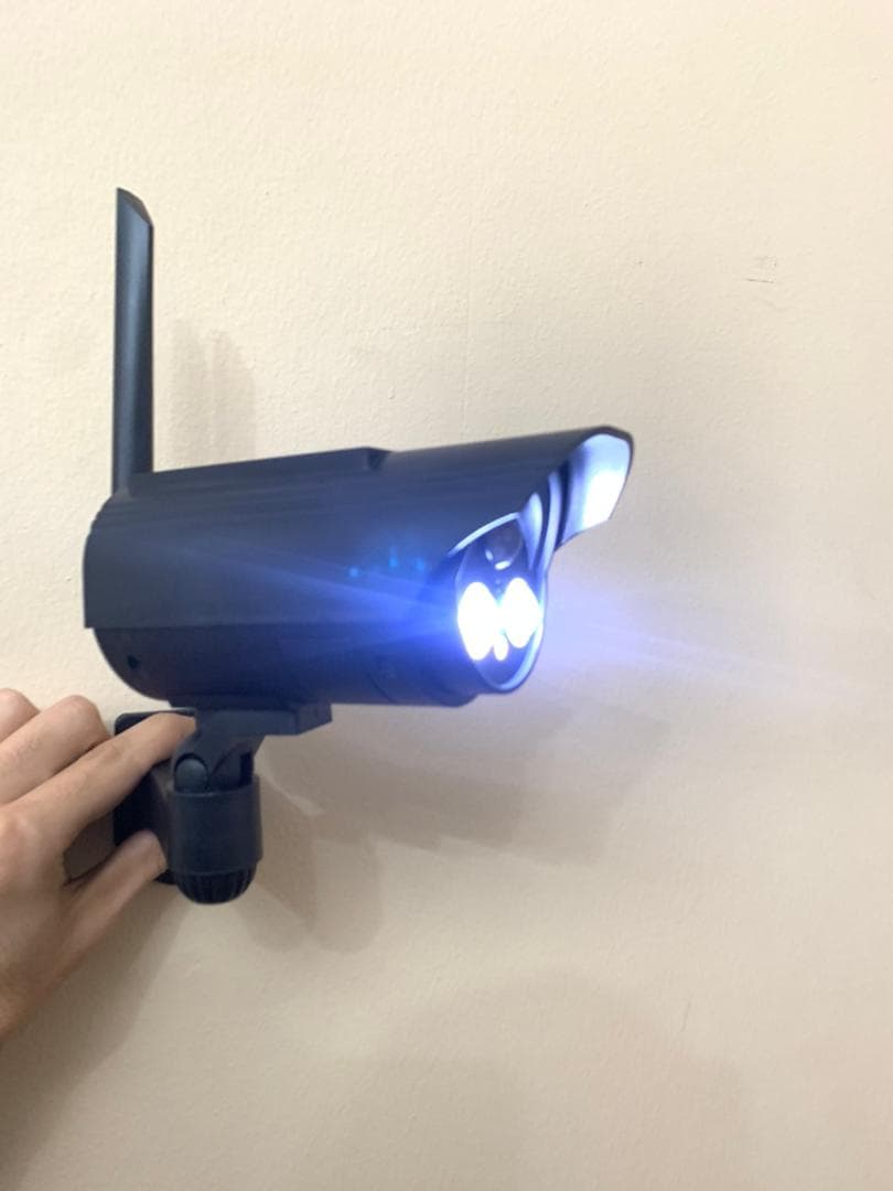Fausse Caméra et Lampe solaire avec suivi de mouvement - Outillage et Bricolage - صورة حقيقية 9