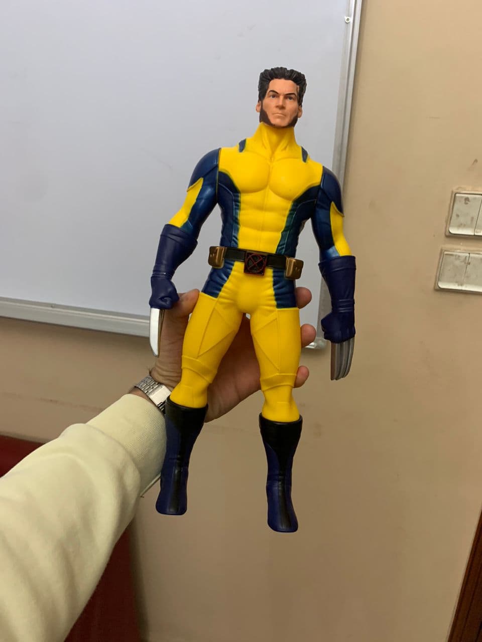 Wolverine Figurine Géant 30cm en PVC - Jouet & Gaming - صورة حقيقية 7