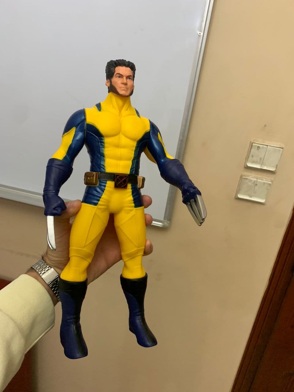 Wolverine Figurine Géant 30cm en PVC - Jouet & Gaming - صورة حقيقية 8