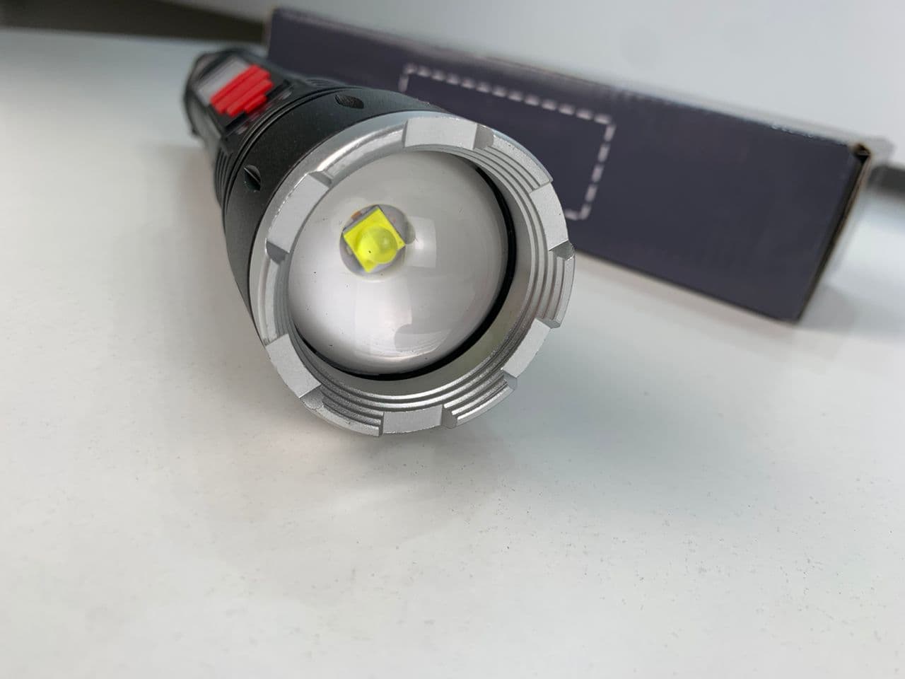 Lampe de Poche Téléscopique 50 LED – مصباح يدوي - Outillage et Bricolage - صورة حقيقية 8