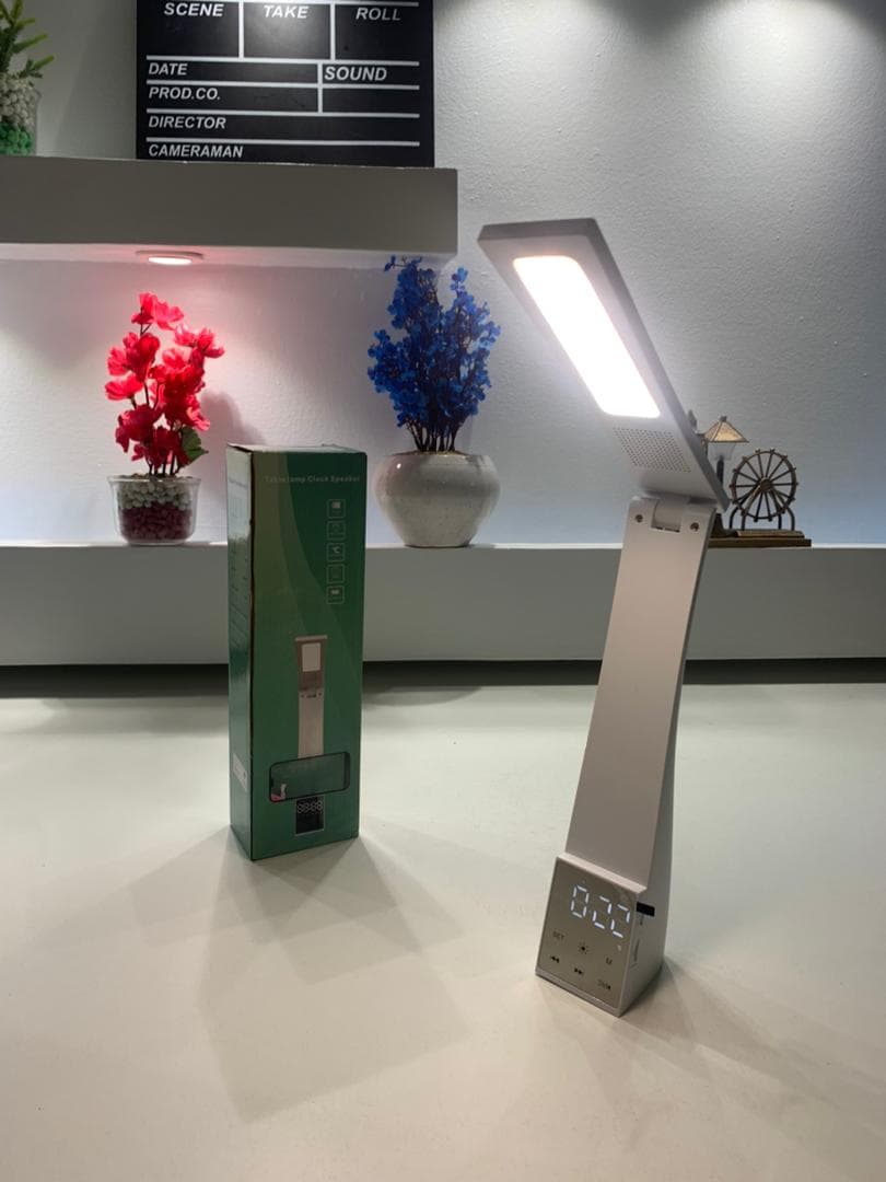4en1 Lampe de Bureau LED et Haut-Parleur Bluetooth – مصباح مكتب و مكبر صوت - Électronique - صورة حقيقية 8