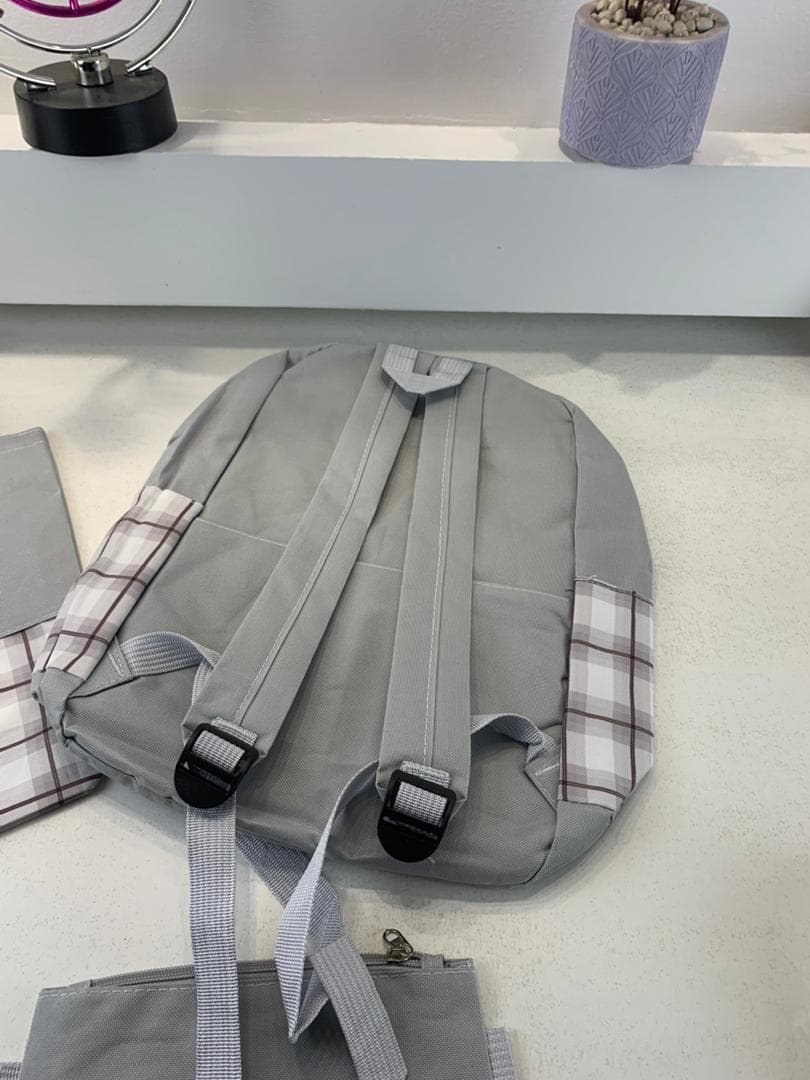 Ensemble de sacs d’école Kawai pour adolescents 4Pcs CLBD V4 Gris – محفظة 4 قطع كاواي رمادي - Sac à dos et Mode - صورة حقيقية 6