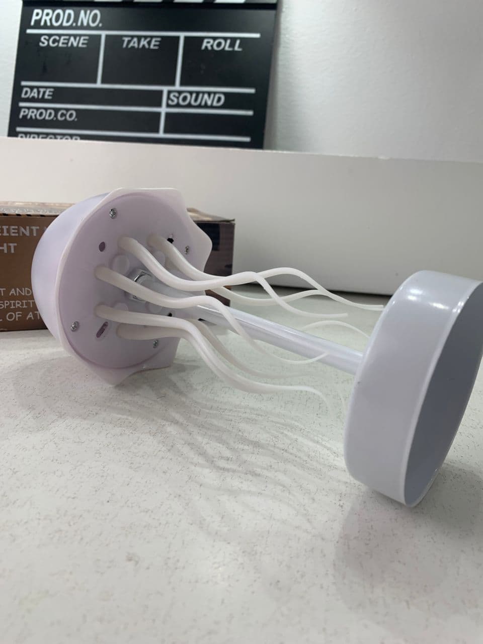 Lampe méduse RVB rechargeable avec capteur tactile et pieds dansants – مصباح ديكور على شكل قنديل - Décoration - صورة حقيقية 10