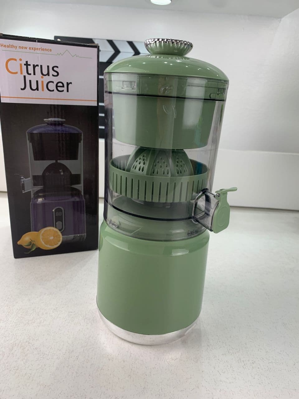Presse Agrumes Electrique Portable 600 ml Rechargeable Moteur Silencieux – عصارة حمضيات محمولة وقابلة للشحن - Cuisine - صورة حقيقية 5