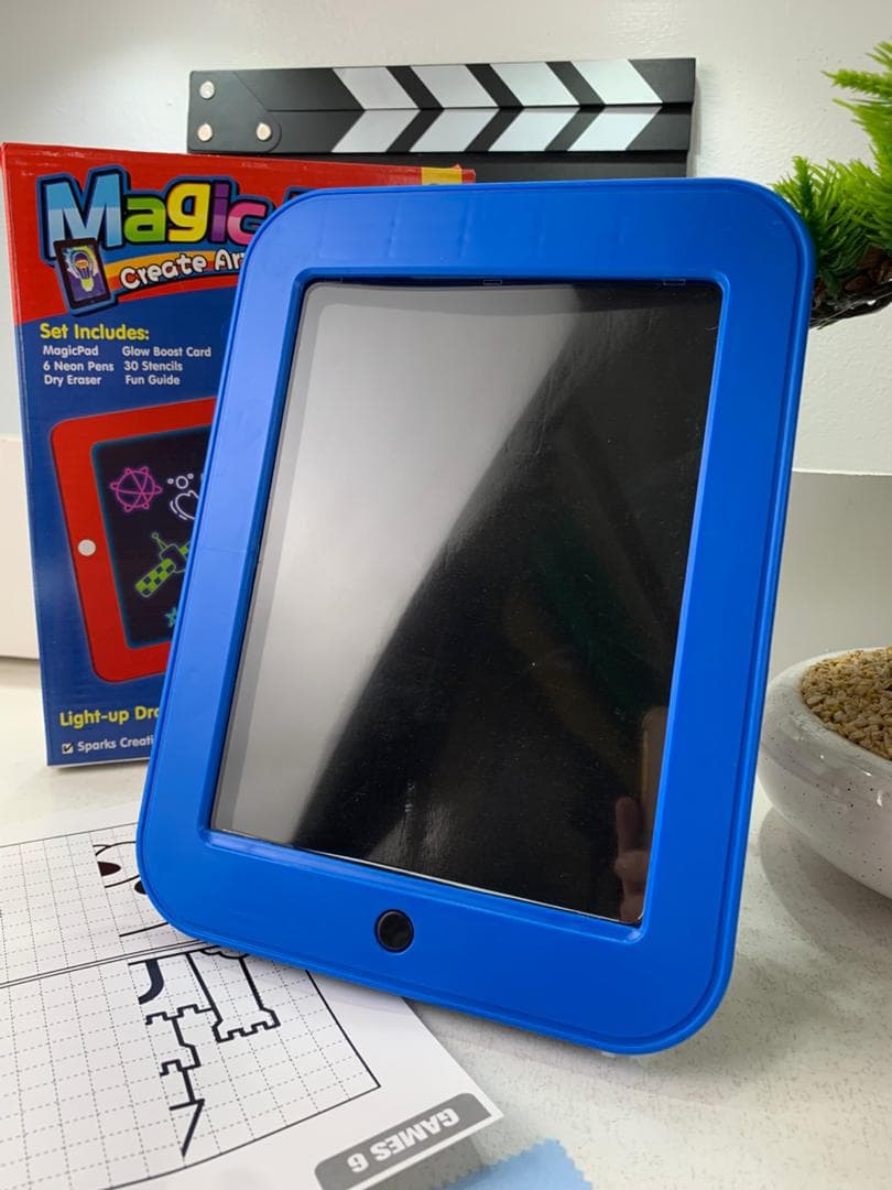 Tablette à dessin magique 3D avec lumière LED et stylo aquarelle – لوحة رسم ثلاثية الأبعاد مزودة بإضاءة أقلام مائية ملونة - Jouet & Gaming - صورة حقيقية 9