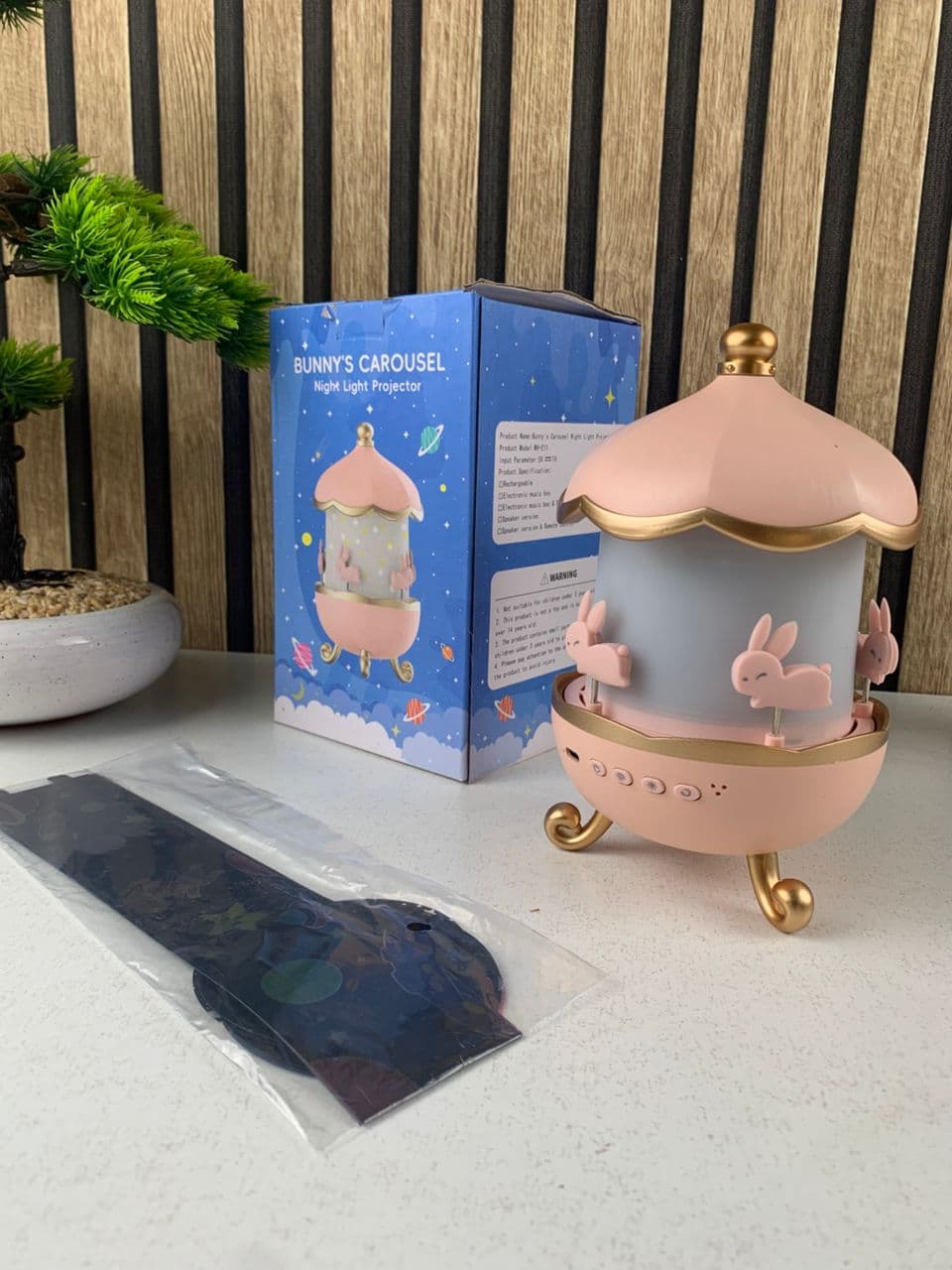 Projecteur ciel étoilé lapins rotation à 360° pour chambre d’enfants – جهاز تنويم الأطفال برسومات ملونة - Électronique - صورة حقيقية 7