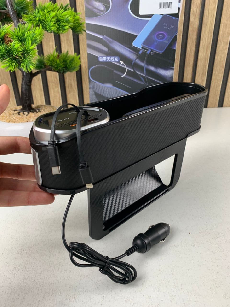 Organisateur 5 en 1 pour siège auto avec chargeur sans fil et 2 câbles télescopiques - Accessoires Auto/Moto - صورة حقيقية 9