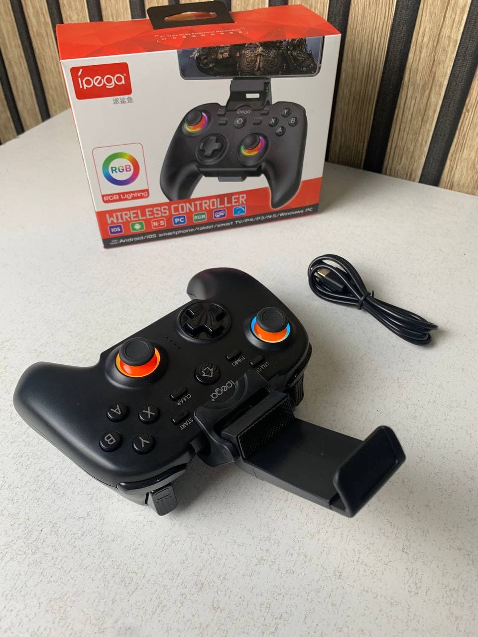 Manette de jeu sans fil IPEGA PG-9115 avec poignets lumineux RGB - يد تحكم لاسلكية - Jouet & Gaming - صورة حقيقية 9