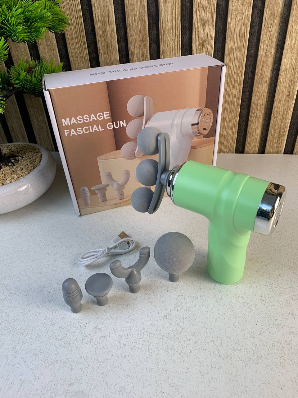 Pistolet de massage pour soulager la douleur 6 vitesses 4 têtes LM-810T - جهاز تدليك بعدة رِؤوس - Électronique - صورة حقيقية 9
